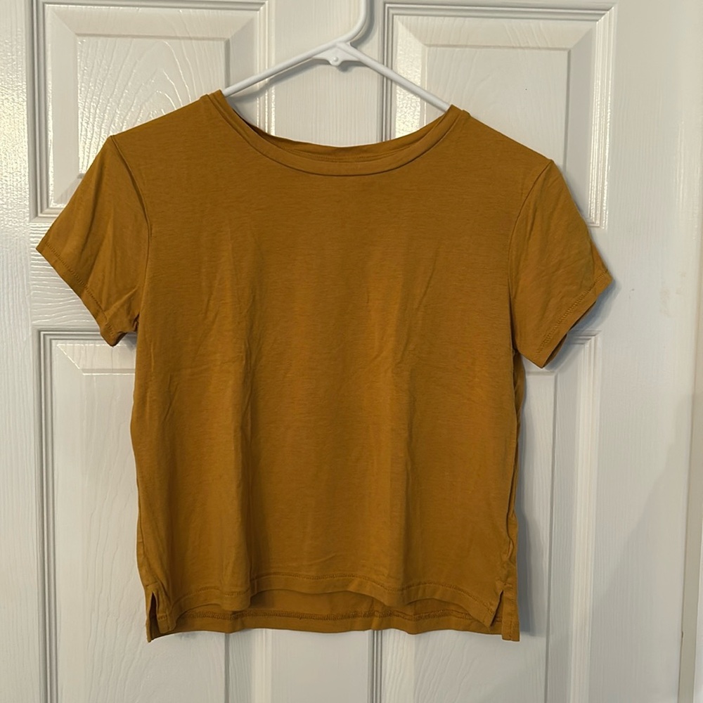 Tahari Mustard Gold Short Sleeve Tee Size XS